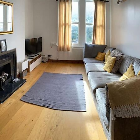 3 Double Bedroomed Flat, Acton. London, Uk Exteriör bild