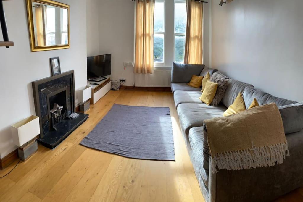 3 Double Bedroomed Flat, Acton. London, Uk Exteriör bild