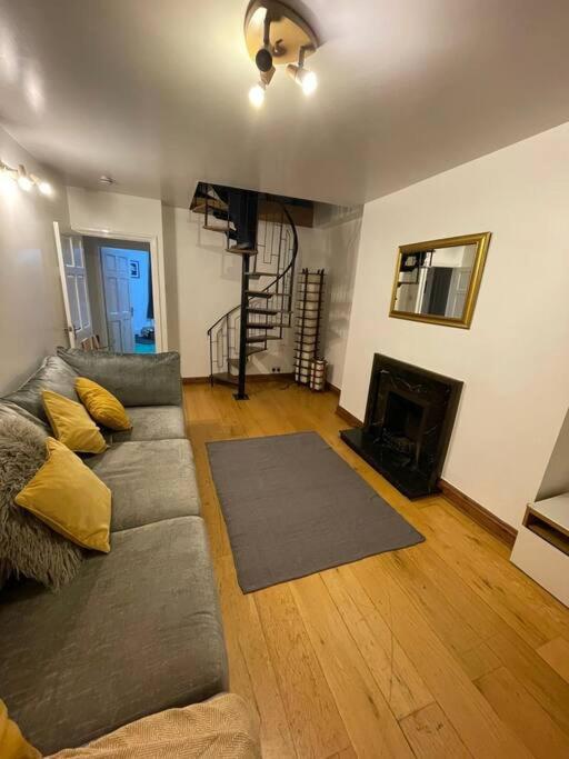 3 Double Bedroomed Flat, Acton. London, Uk Exteriör bild
